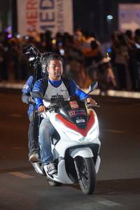 BIB: 
                            <button type="button" onclick="openModal(24302454)" class="btn btn-primary btn-sm float-right btn-popup" data-toggle="modal" data-target=".modal-high-quality">
                        <i class="fas fa-shopping-cart"></i> Add to Cart
                    </button>
                                            <button type="button" onclick="isThisMe(24302454, true)" class="btn btn-success btn-sm float-right btn-popup btn-isme hidden" data-toggle="tooltip" data-placement="bottom" title="นี่คือรูปของคุณใช่ไหม คลิกที่นี่เพื่อเอาเข้าอัลบั้ม">
                        <i class="fas fa-plus"></i> Add to album
                    </button>
                    <button type="button" onclick="isThisMe(24302454, false)" class="btn btn-warning btn-sm float-right btn-popup btn-isnotme hidden">
                        <i class="fas fa-ban"></i> Remove from album
                    </button>